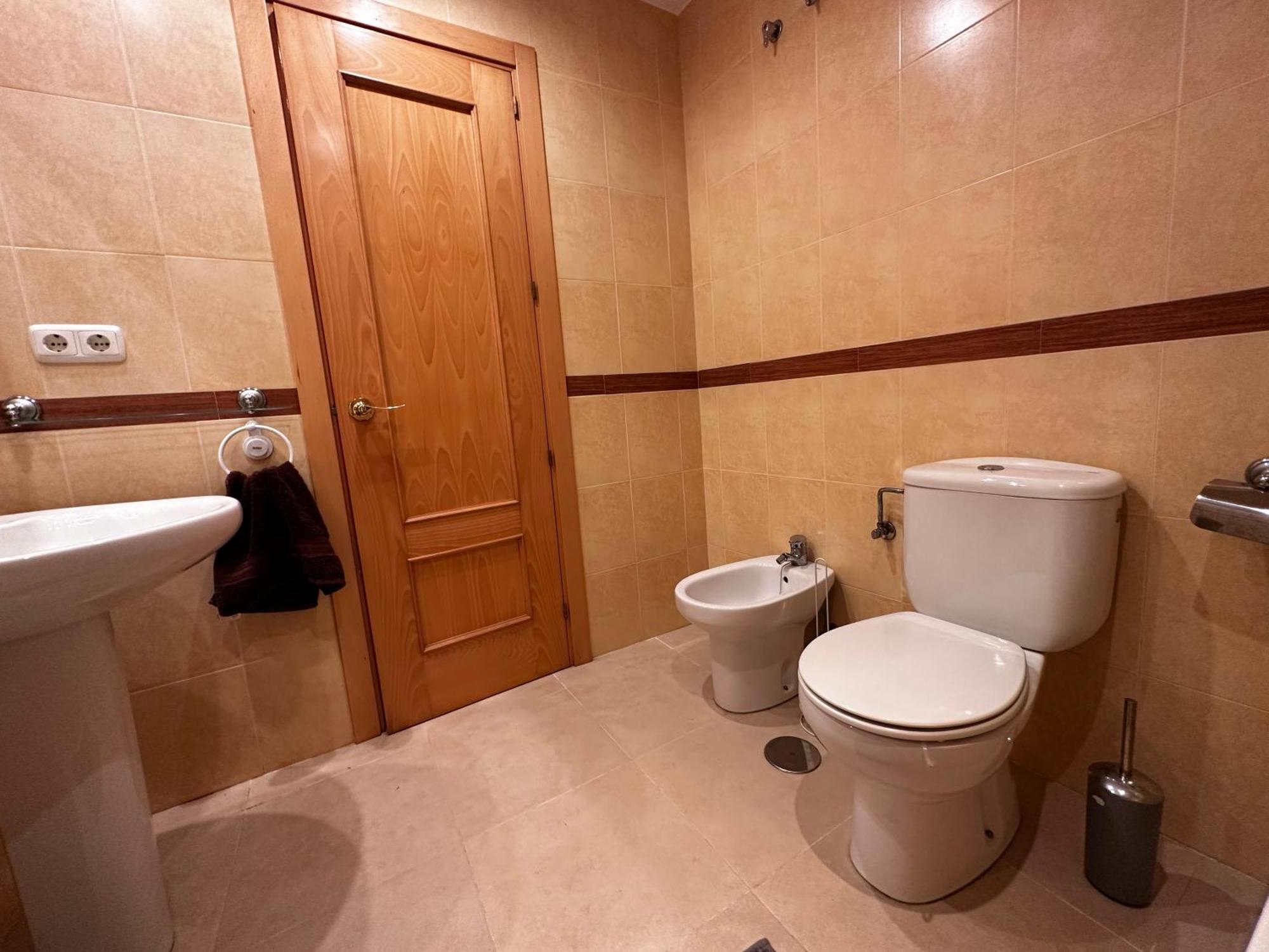 Luxurious Spacious Three Bedroom Apartment On Beachfront 알메리마르 외부 사진