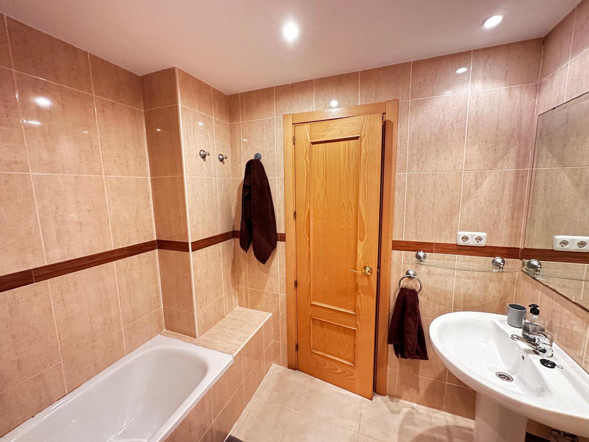 Luxurious Spacious Three Bedroom Apartment On Beachfront 알메리마르 외부 사진